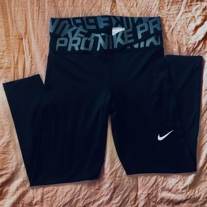 NIKE Pro Leggings